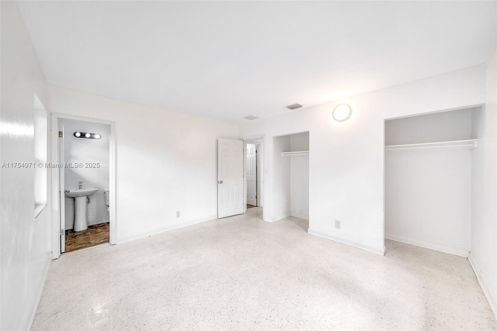 ROBERTSON PARK - Residential