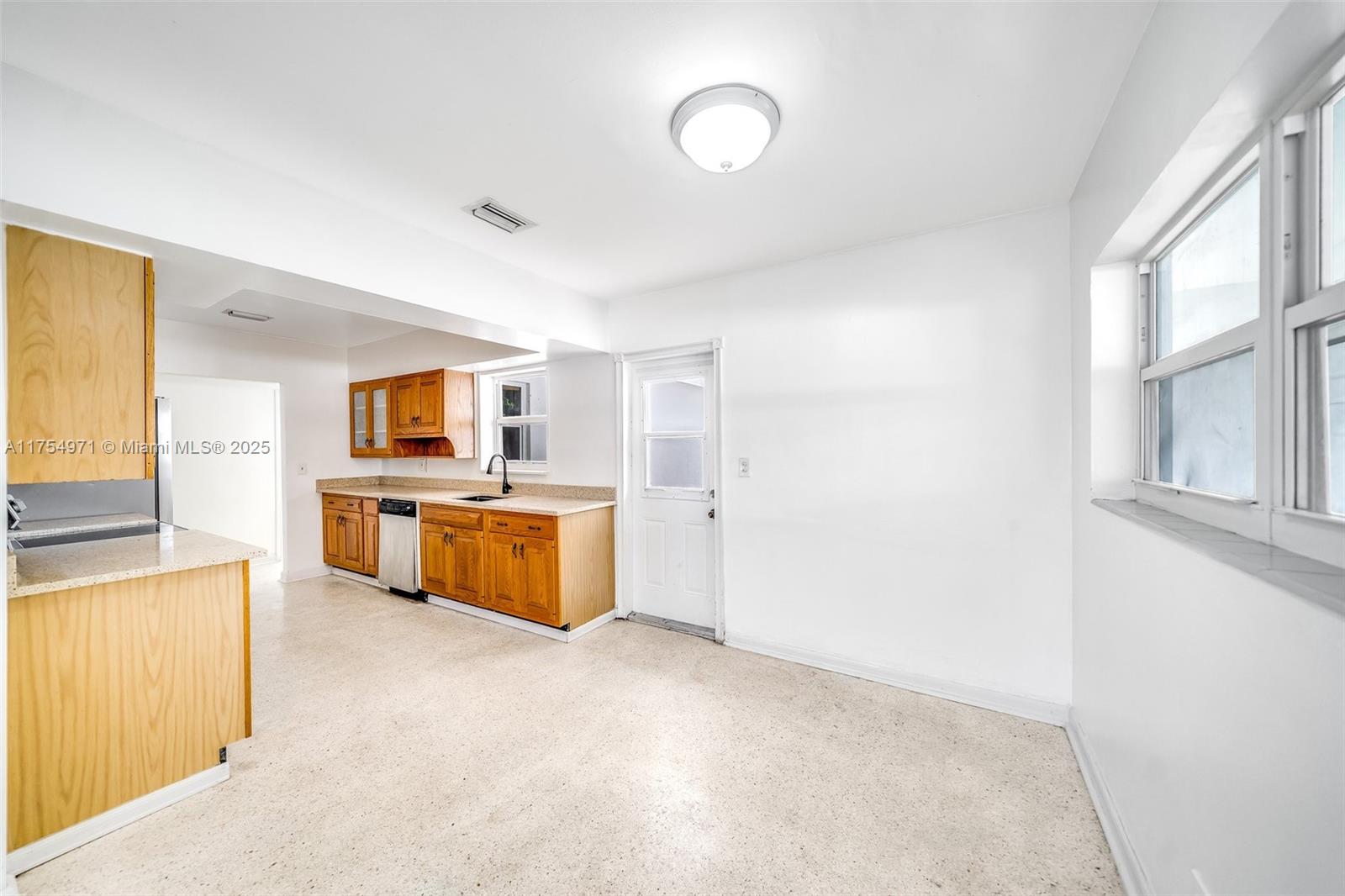 ROBERTSON PARK - Residential