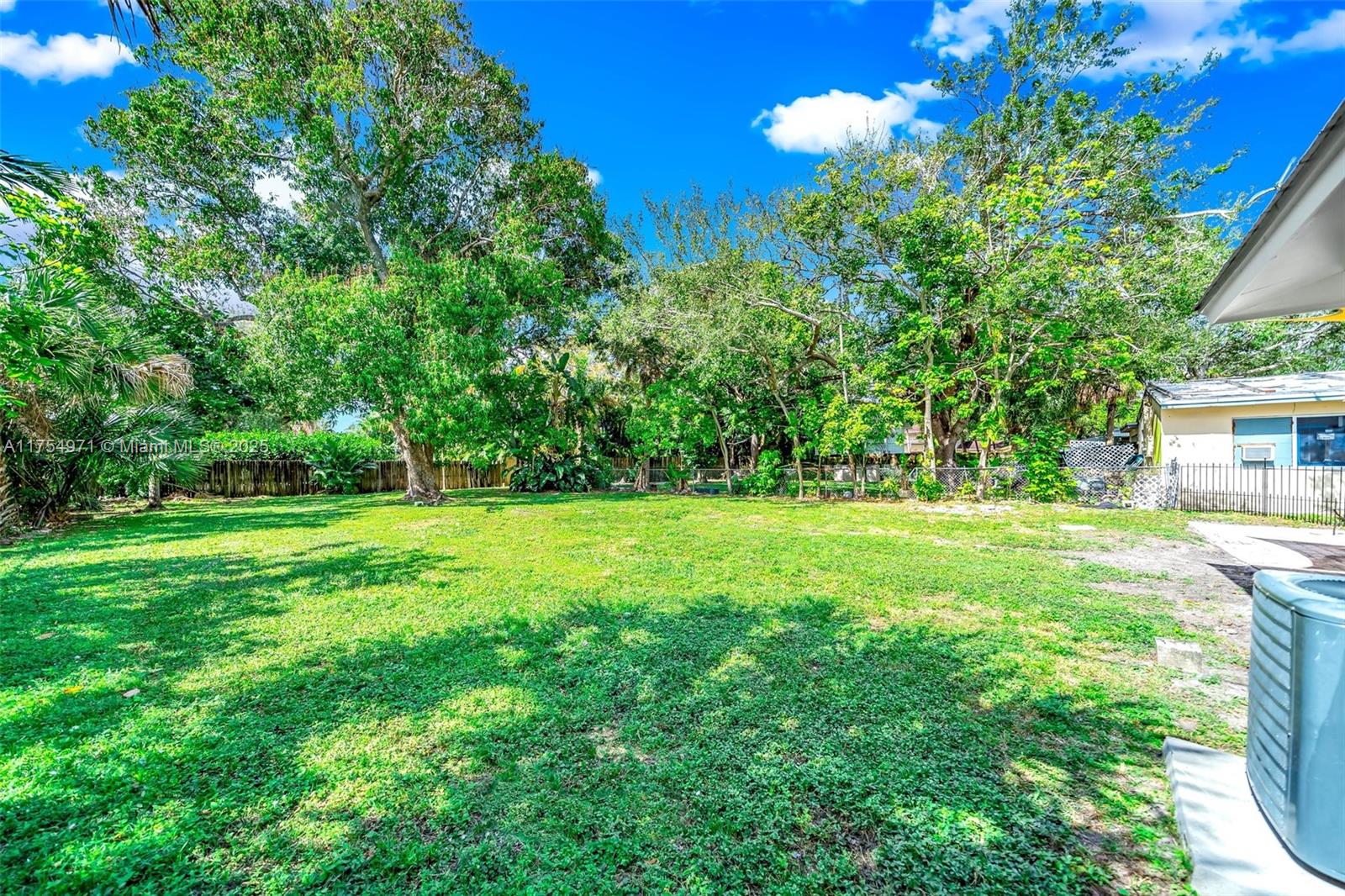 ROBERTSON PARK - Residential