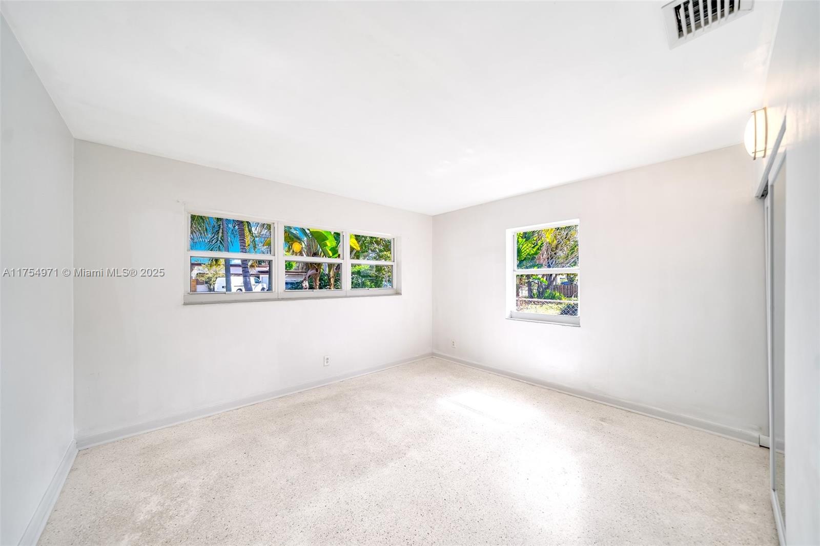 ROBERTSON PARK - Residential