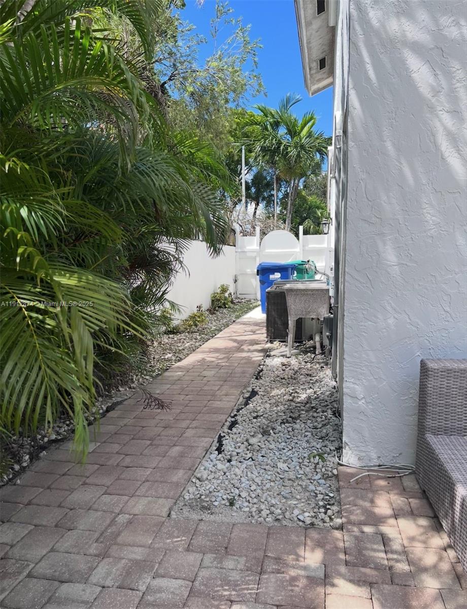 SKY LAKE TERR - Residential Lease