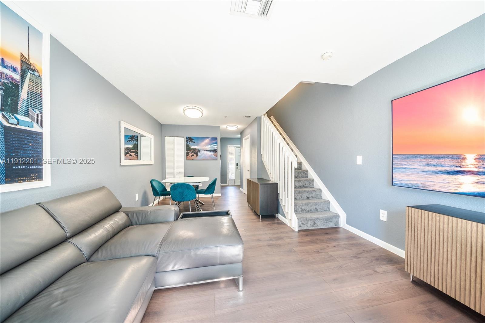 AQUA VISTA TOWNHOMES COND - Residential