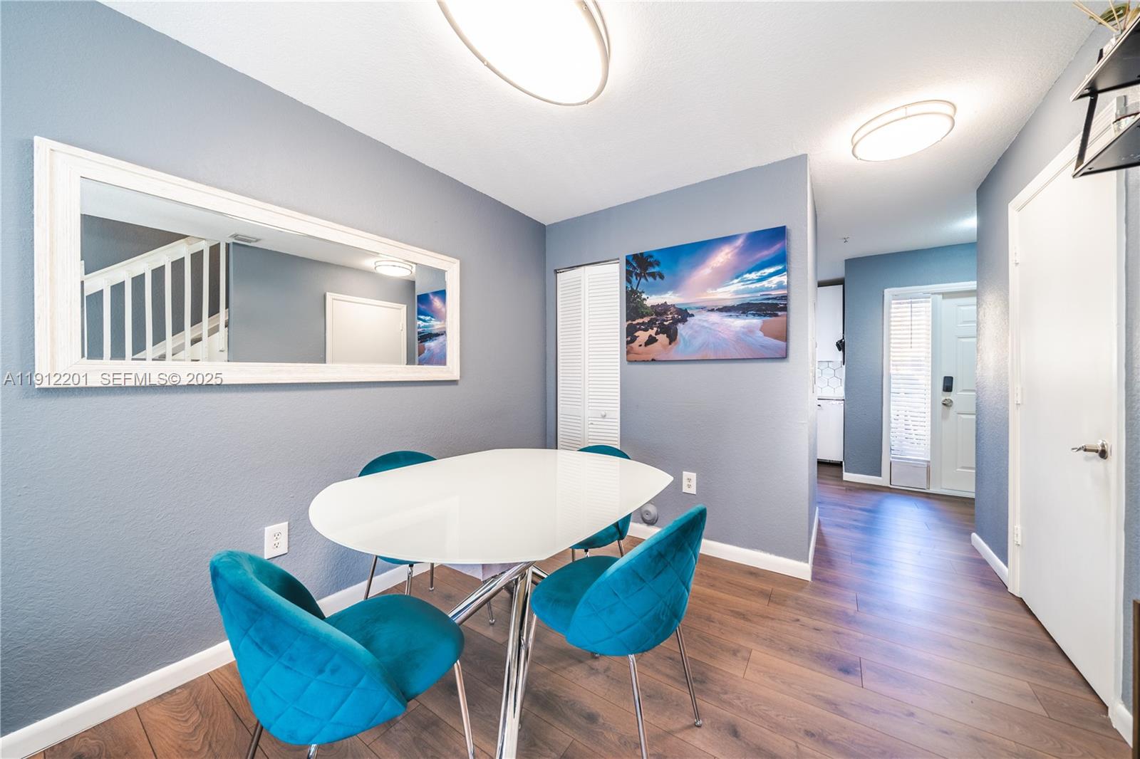 AQUA VISTA TOWNHOMES COND - Residential