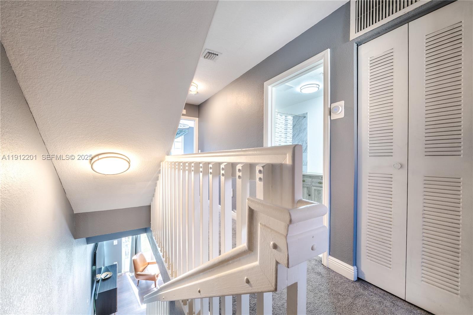 AQUA VISTA TOWNHOMES COND - Residential