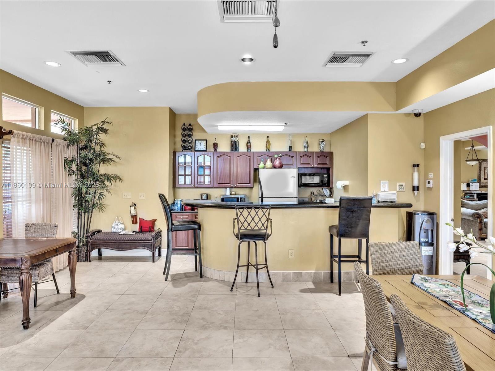 SAILBOAT POINTE CONDO - Residential