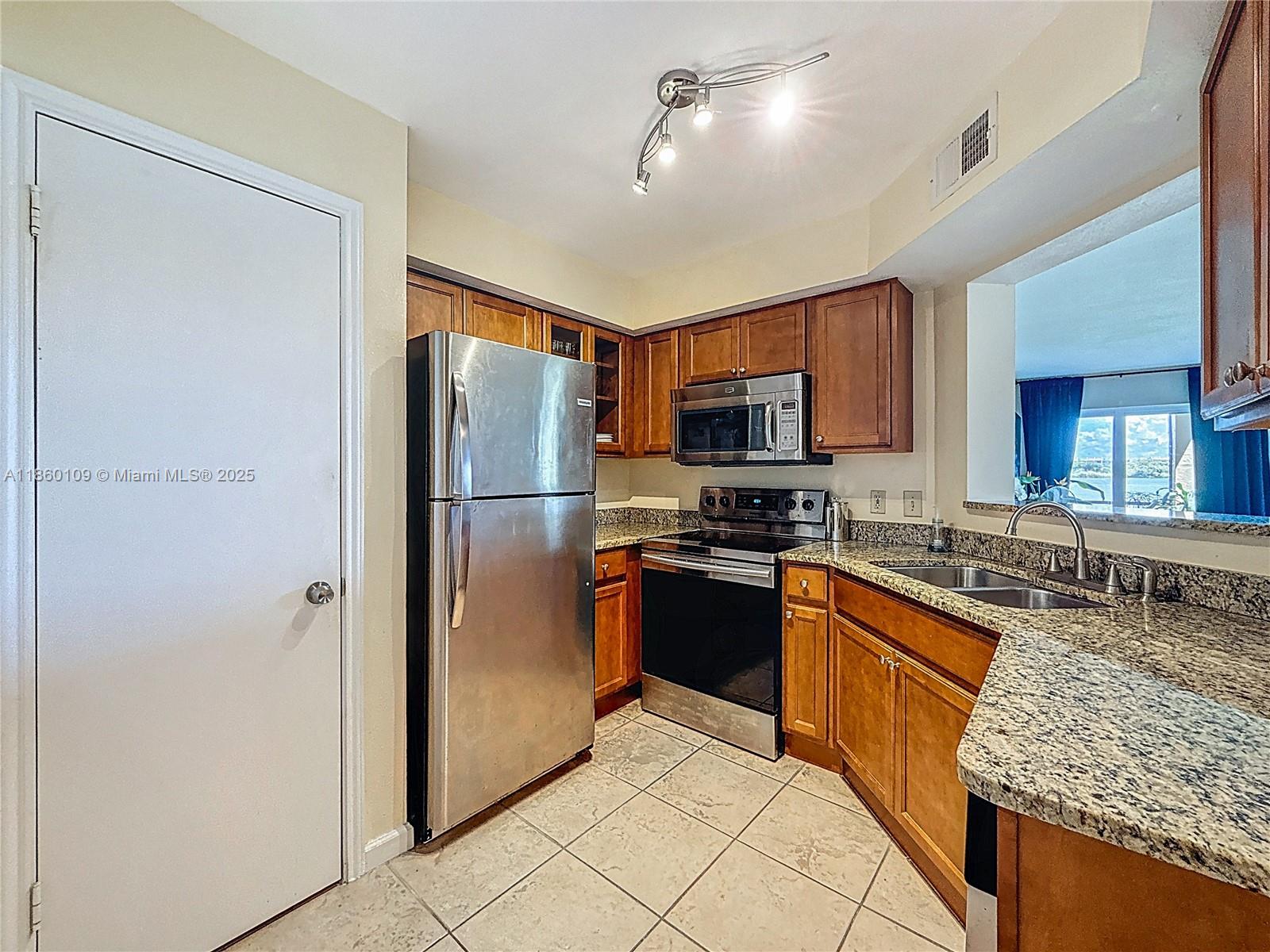 SAILBOAT POINTE CONDO - Residential