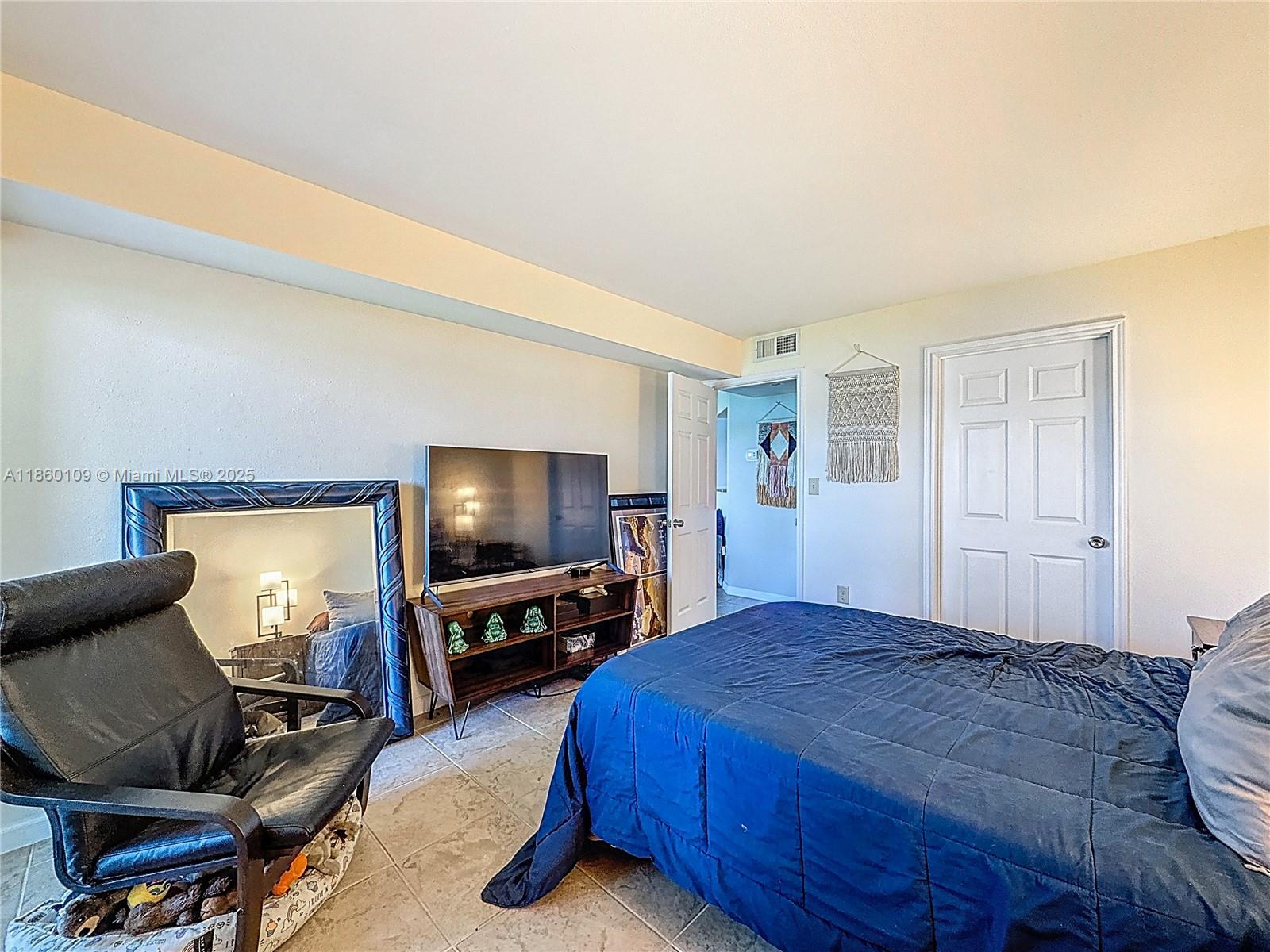 SAILBOAT POINTE CONDO - Residential