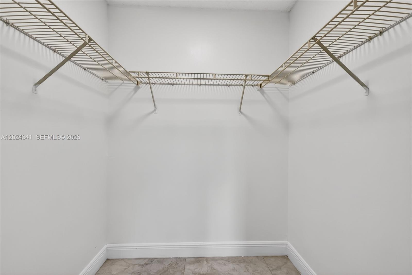 SUN VALLEY 2 - Residential Lease