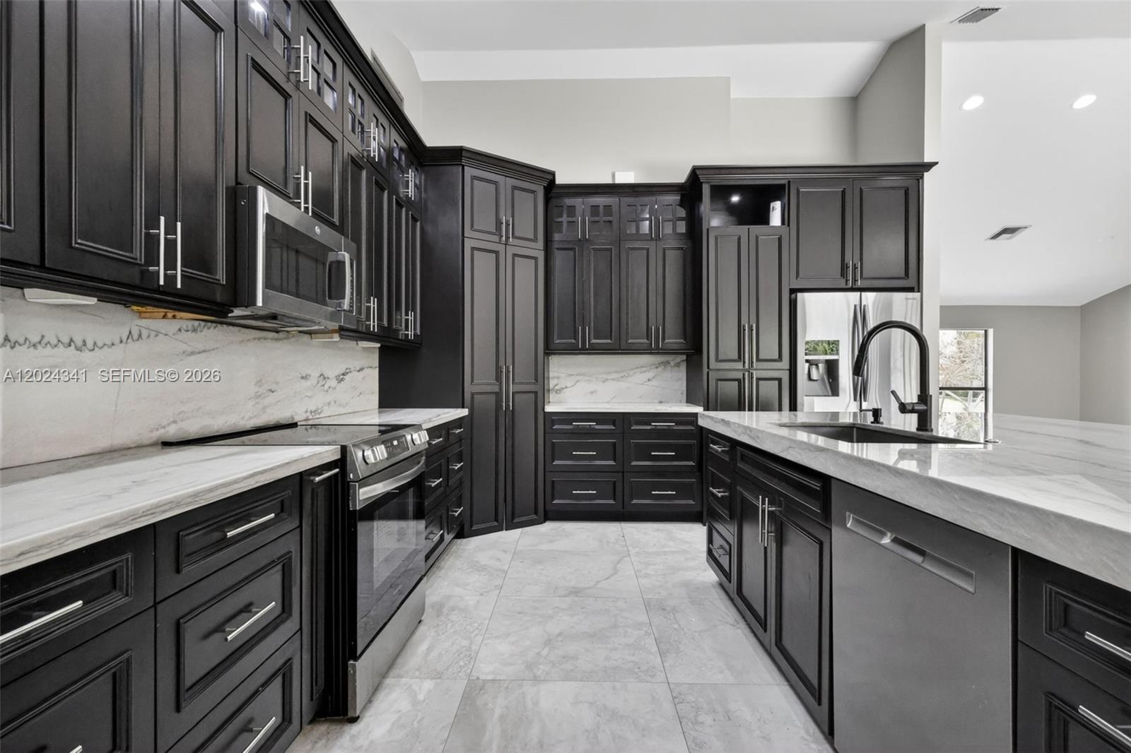 SUN VALLEY 2 - Residential Lease