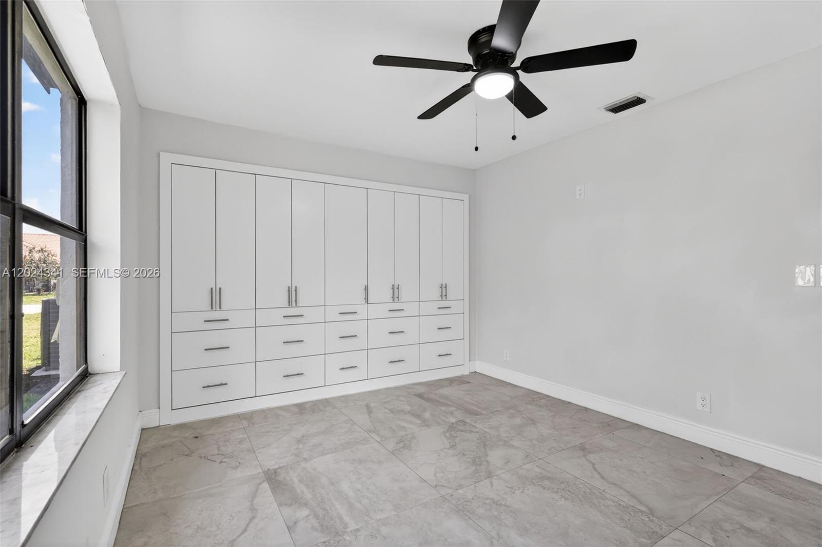 SUN VALLEY 2 - Residential Lease