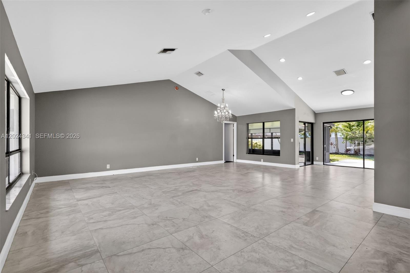 SUN VALLEY 2 - Residential Lease