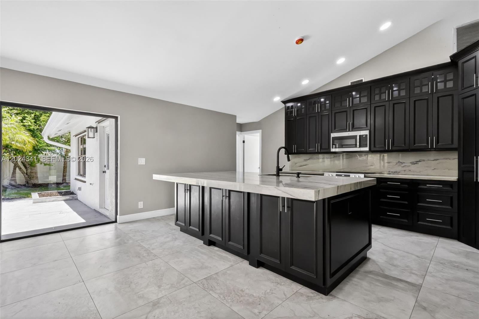 SUN VALLEY 2 - Residential Lease