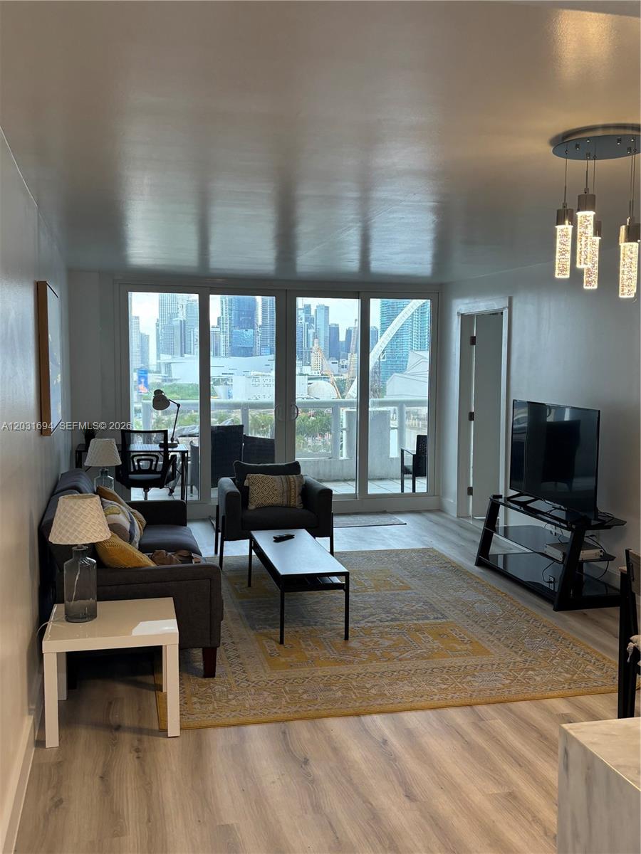 1717 N Bayshore Dr A-1652