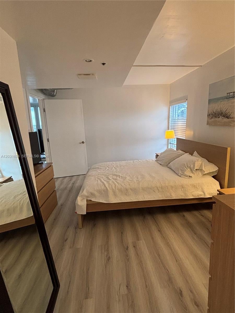 1717 N Bayshore Dr A-1652