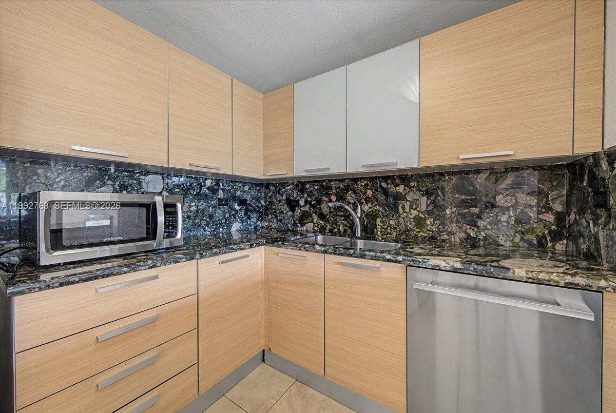 BRICKELL TOWNHOUSE CONDO - Residential