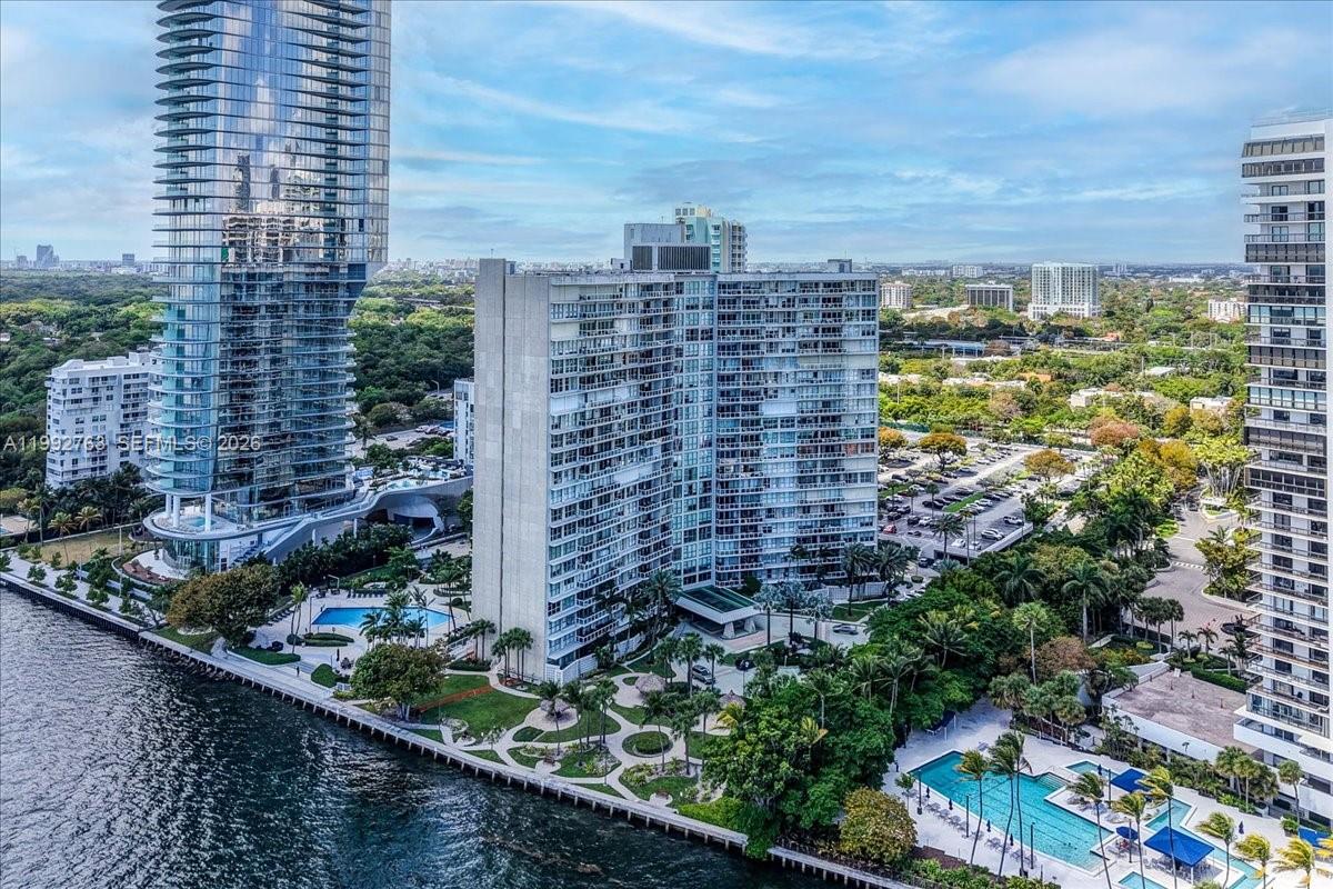 BRICKELL TOWNHOUSE CONDO - Residential