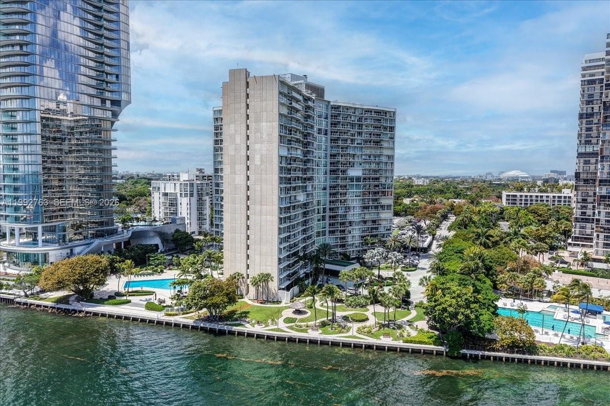BRICKELL TOWNHOUSE CONDO - Residential