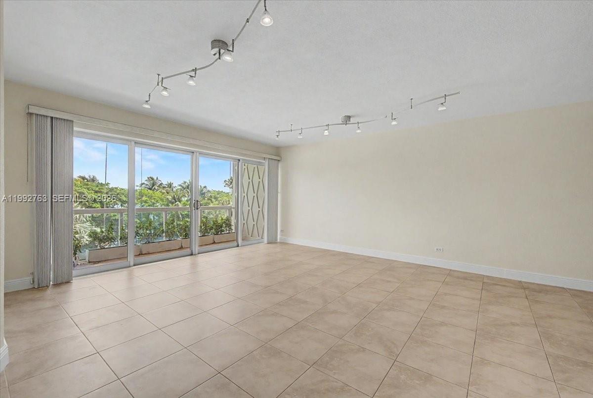BRICKELL TOWNHOUSE CONDO - Residential