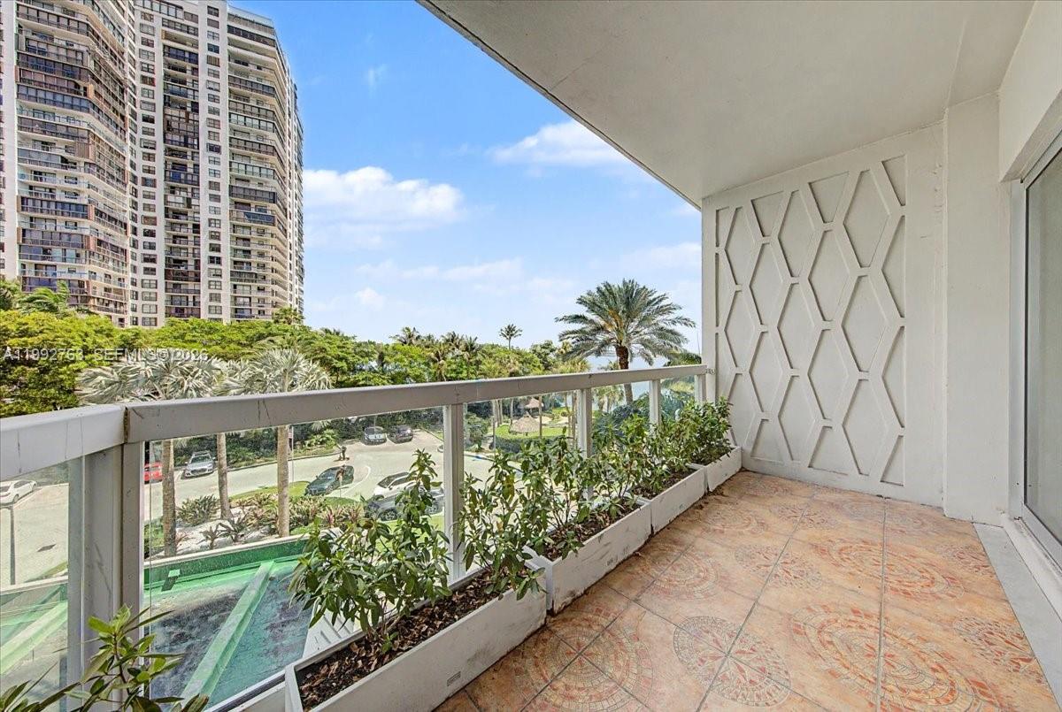 BRICKELL TOWNHOUSE CONDO - Residential
