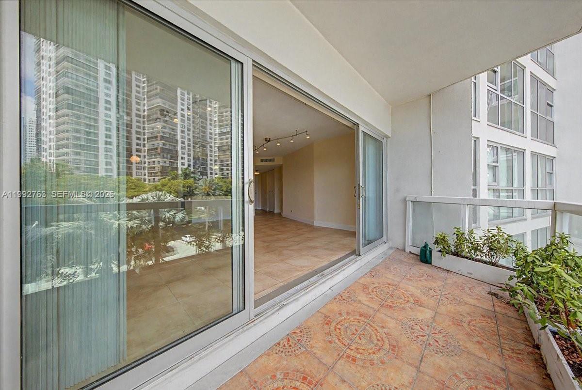 BRICKELL TOWNHOUSE CONDO - Residential