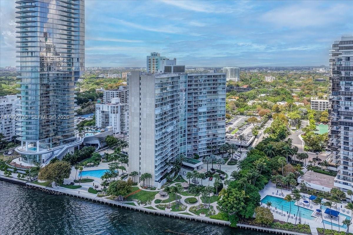 BRICKELL TOWNHOUSE CONDO - Residential