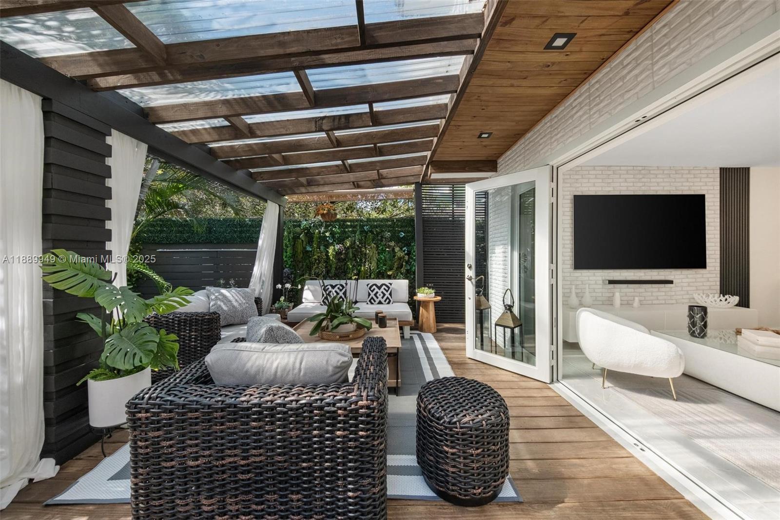 WEBSTER TERR - Residential