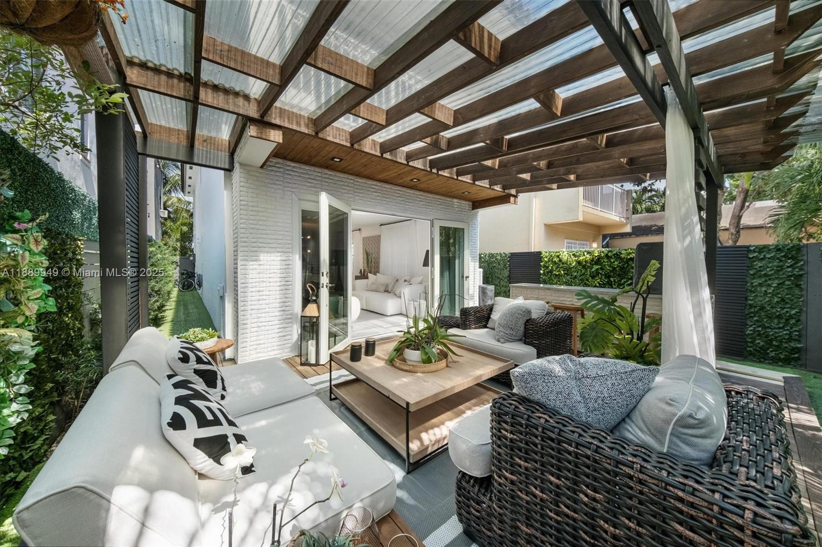 WEBSTER TERR - Residential