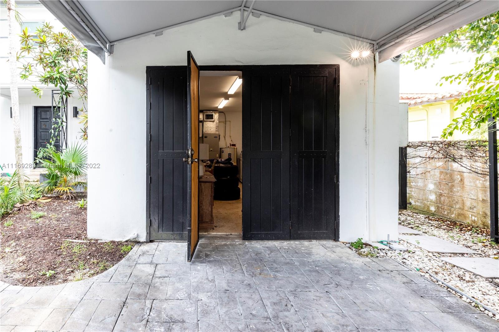 SUNSET ISLANDS - ISLAND N - Residential