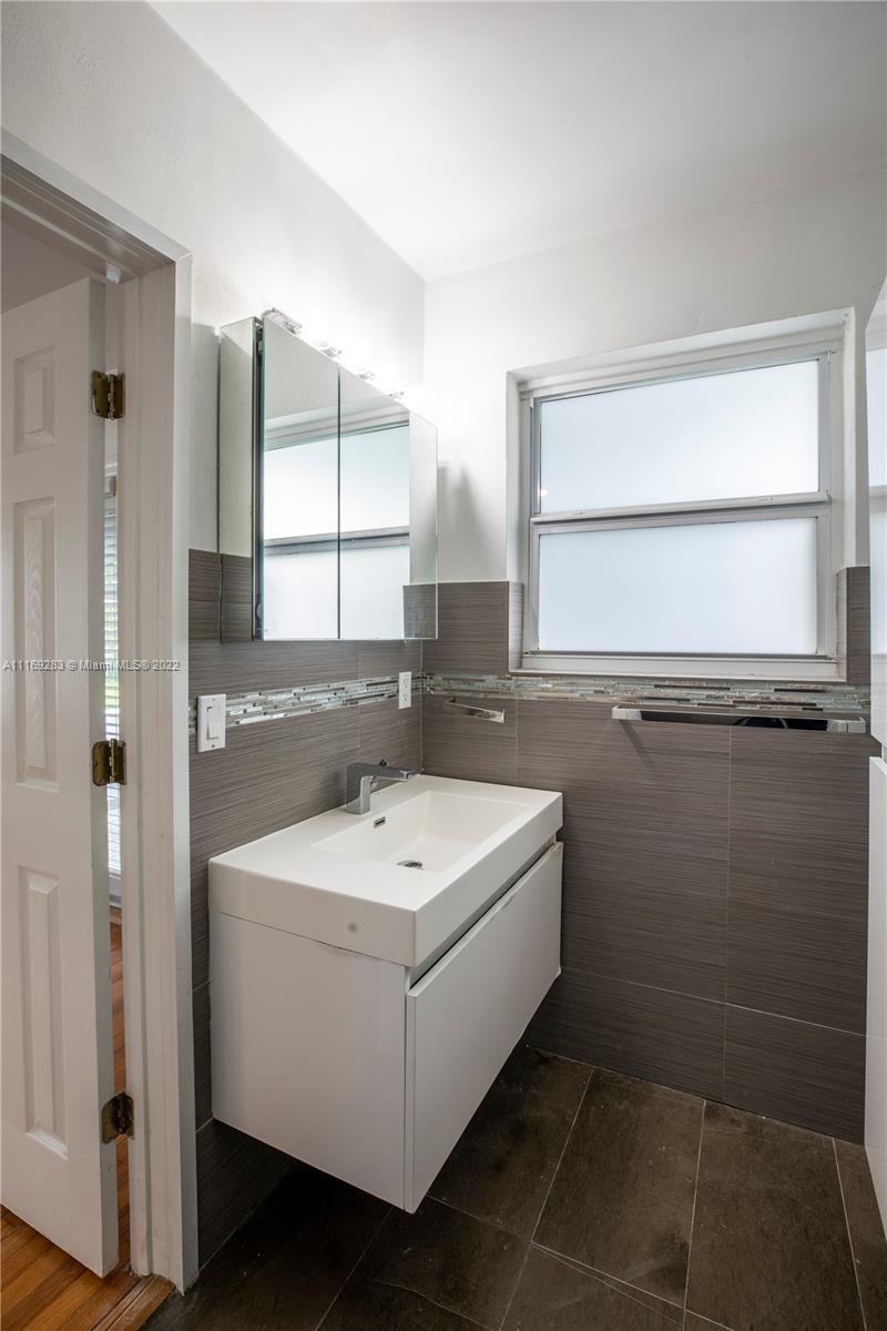 SUNSET ISLANDS - ISLAND N - Residential