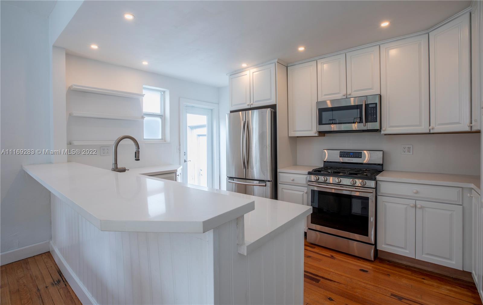 SUNSET ISLANDS - ISLAND N - Residential