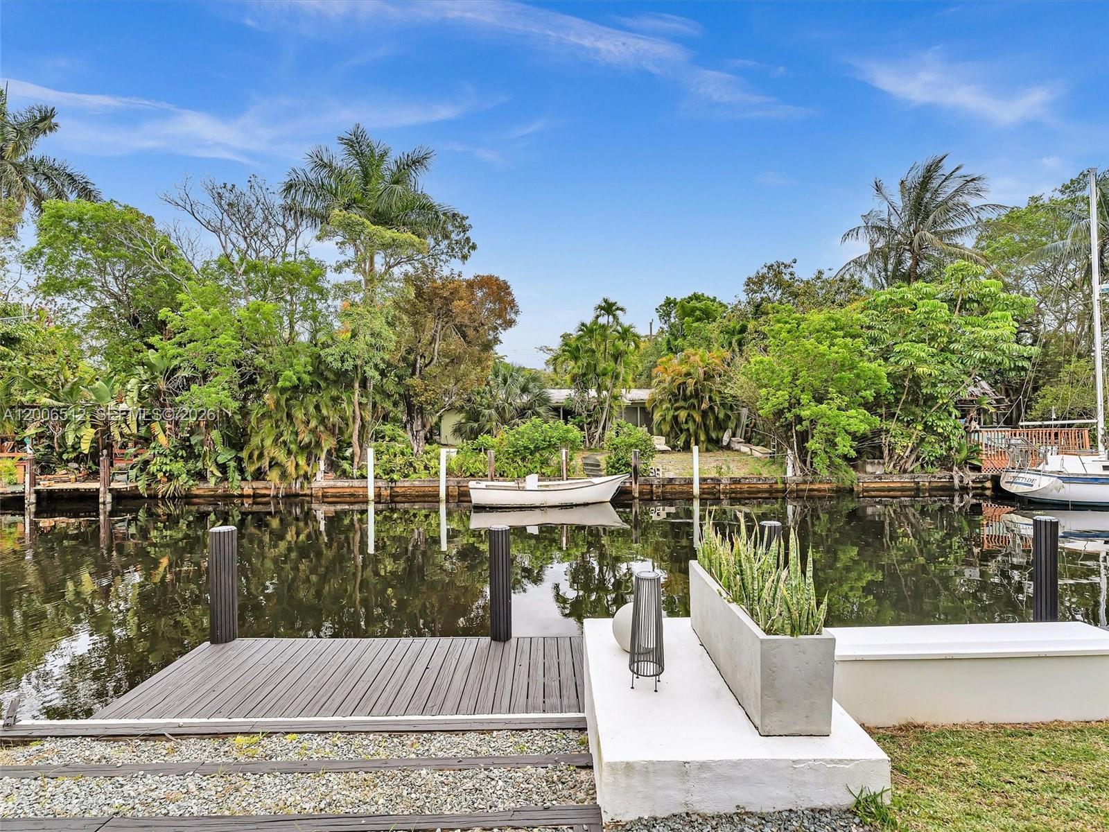 LAUDERDALE ISLES NO 2-BLK - Residential