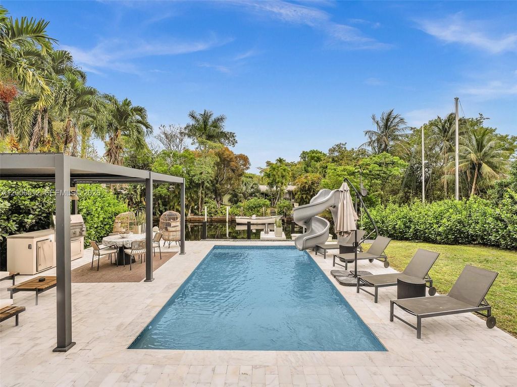 Photo of 2448 Okeechobee Ln, Fort Lauderdale, FL 33312 (MLS # A12006512)