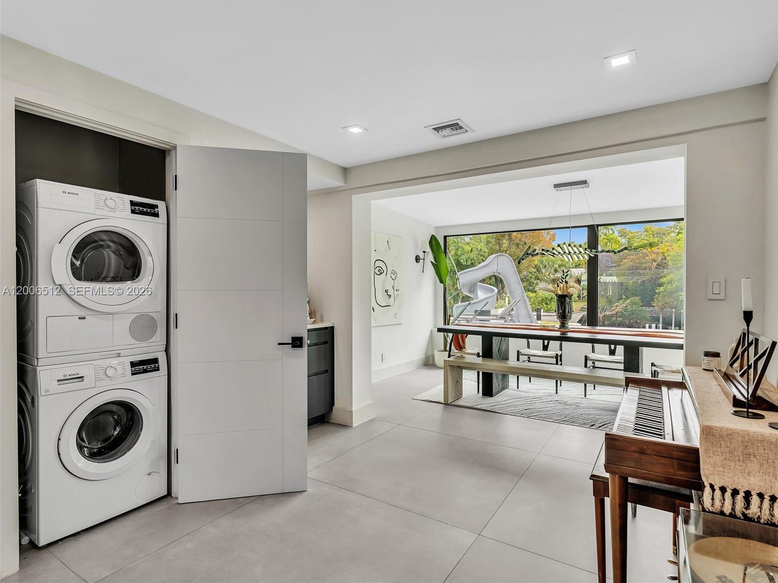 LAUDERDALE ISLES NO 2-BLK - Residential