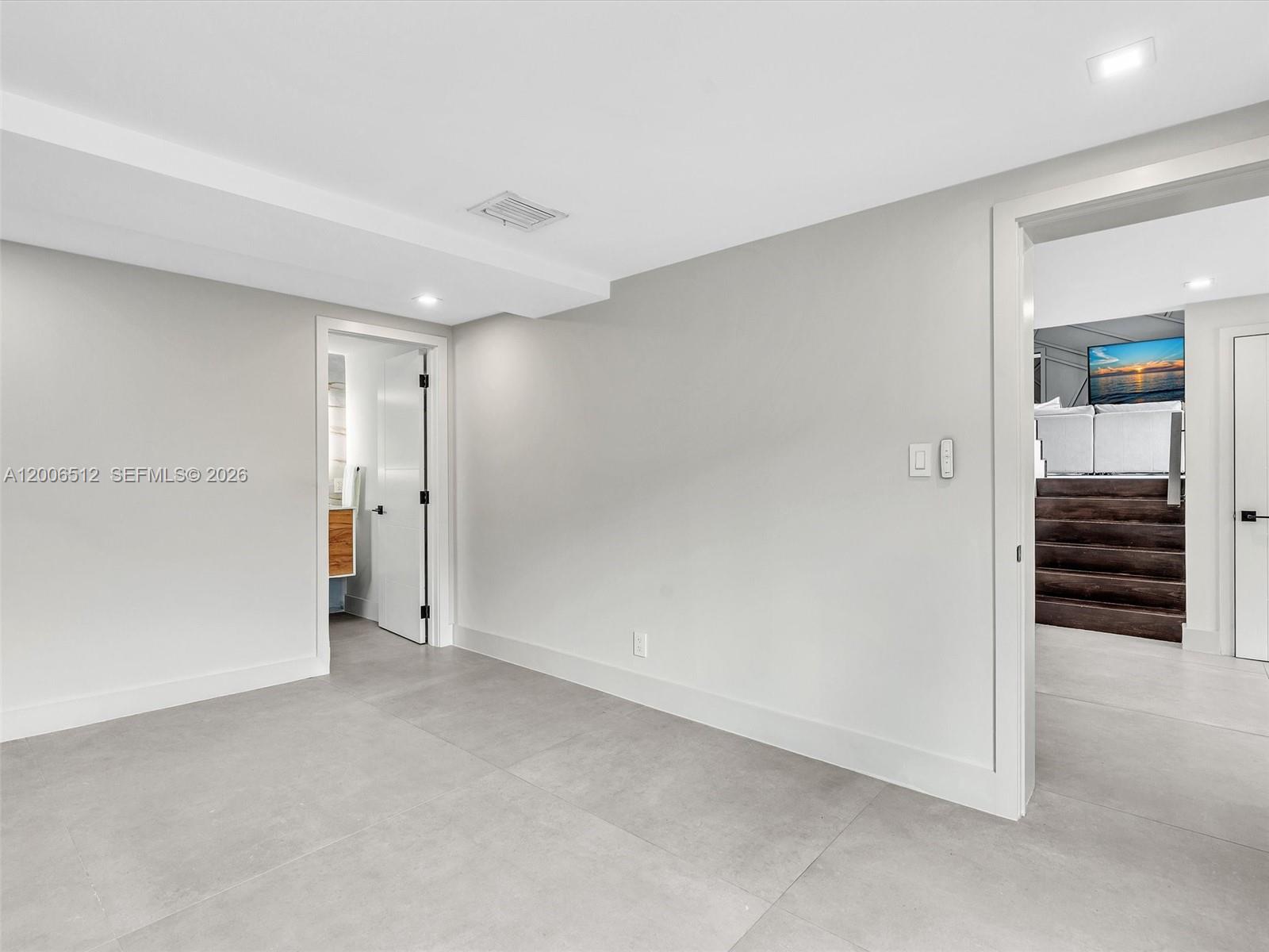 LAUDERDALE ISLES NO 2-BLK - Residential