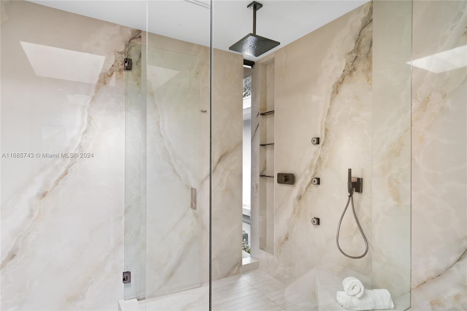 HARDING GROVE OAK - Residential