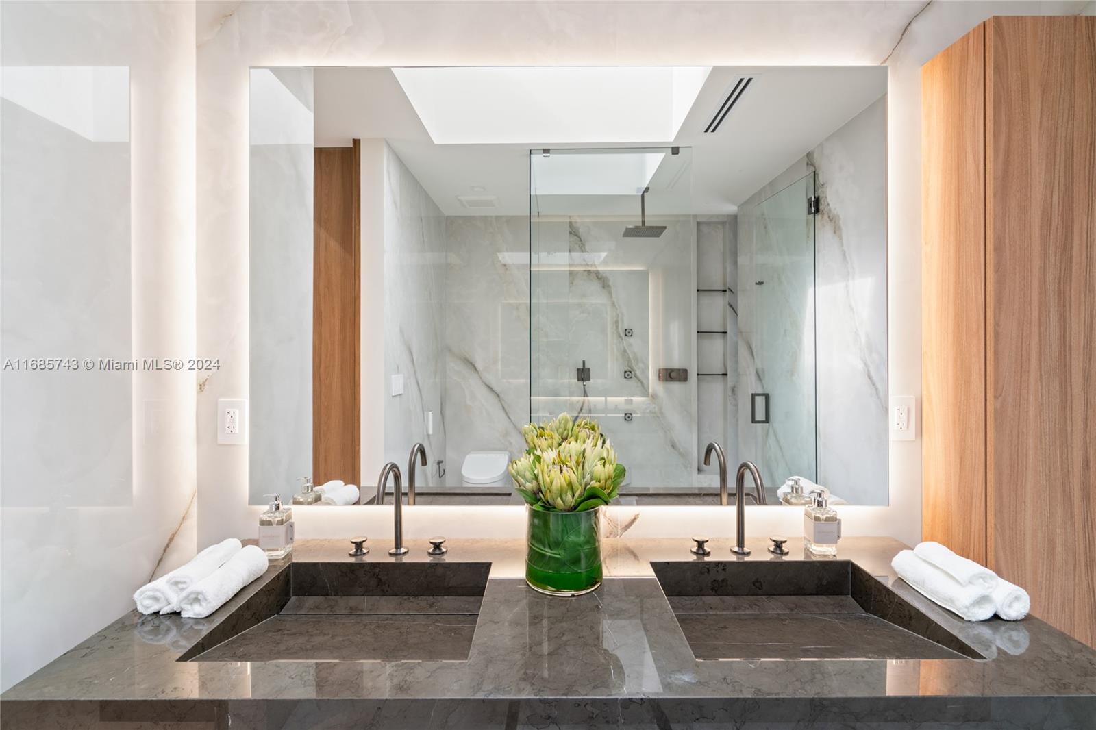 HARDING GROVE OAK - Residential