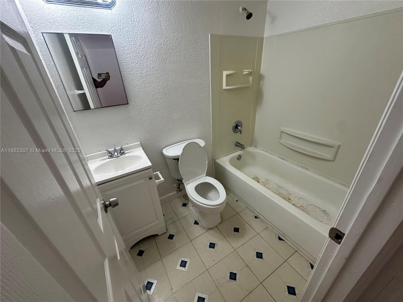 FT LAUDERDALE B-40 - Residential Lease