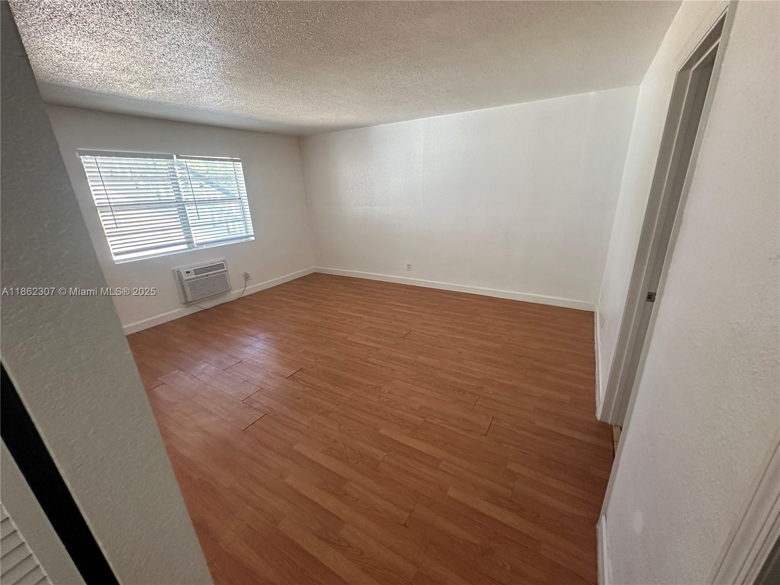 FT LAUDERDALE B-40 - Residential Lease