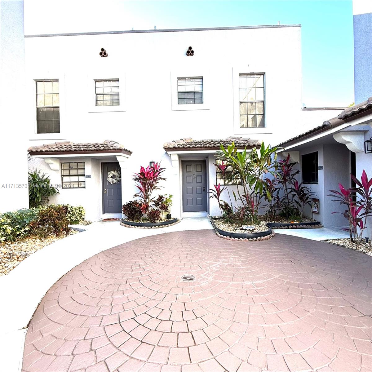 PEMBROKE LAKES SECTION EI - Residential