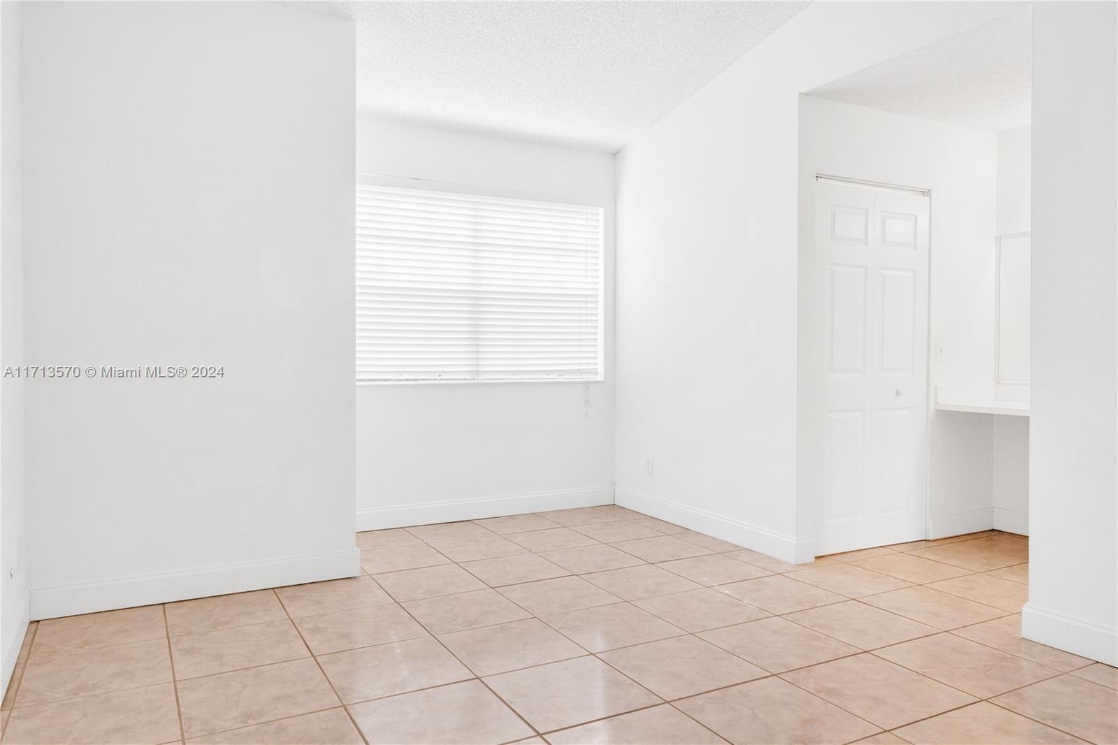 PEMBROKE LAKES SECTION EI - Residential