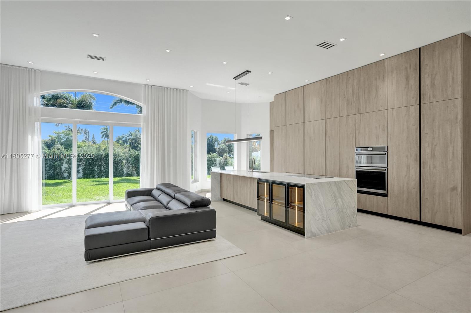3234 Sw 53rd Ct, Hollywood, Broward County, Florida - 5 Bedrooms  
3 Bathrooms - 