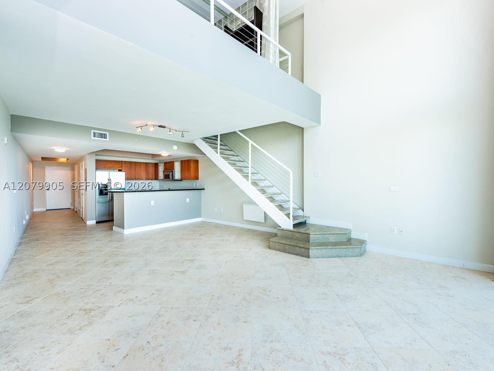 2000 Bay Dr 208
