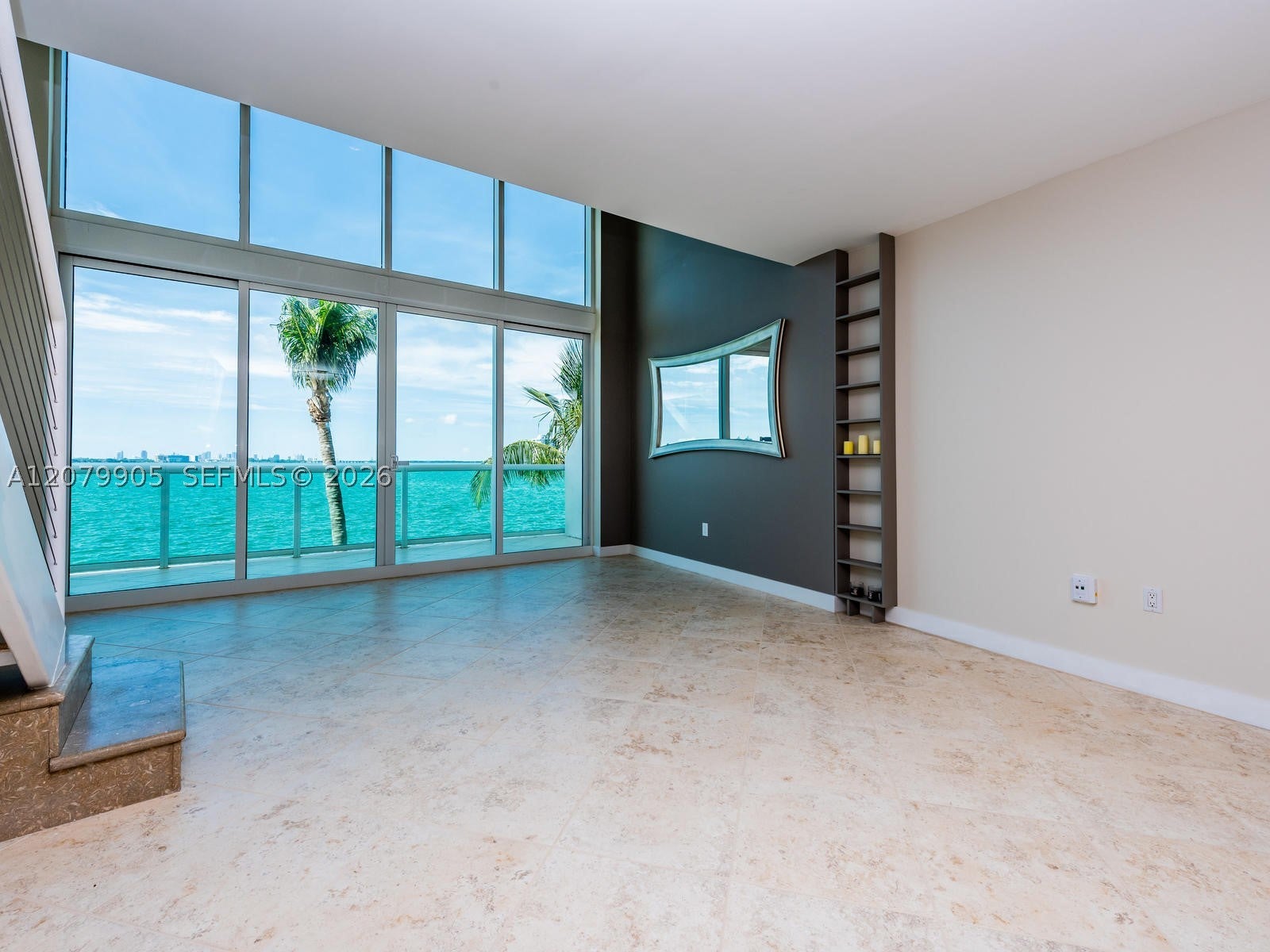 2000 Bay Dr 208