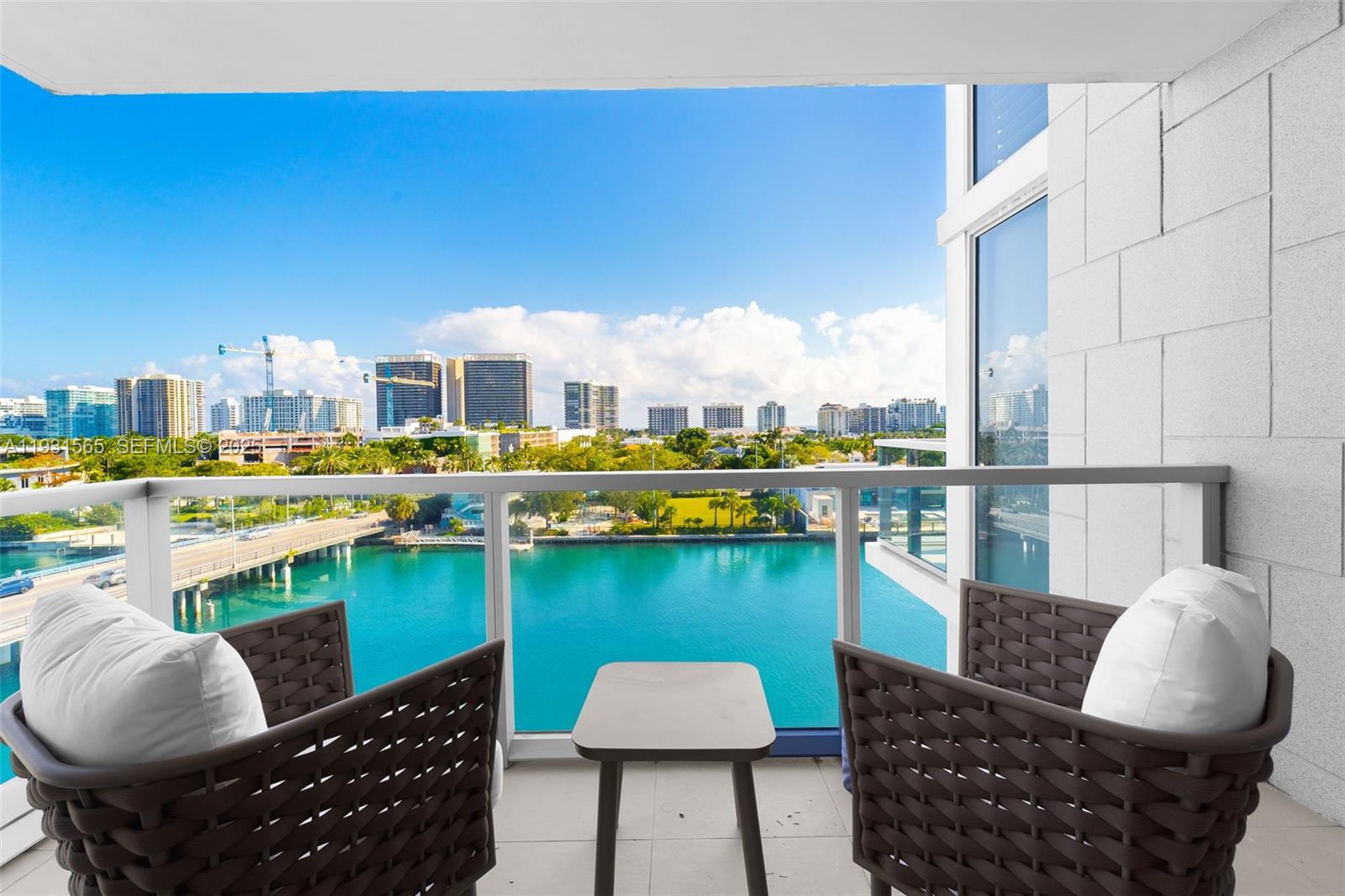 9521 E Bay Harbor Dr 802