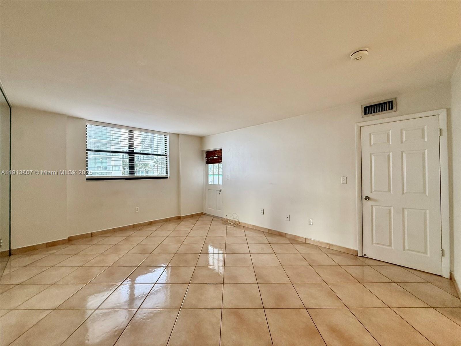 BAYVIEW TOWER CONDO - Residential Lease