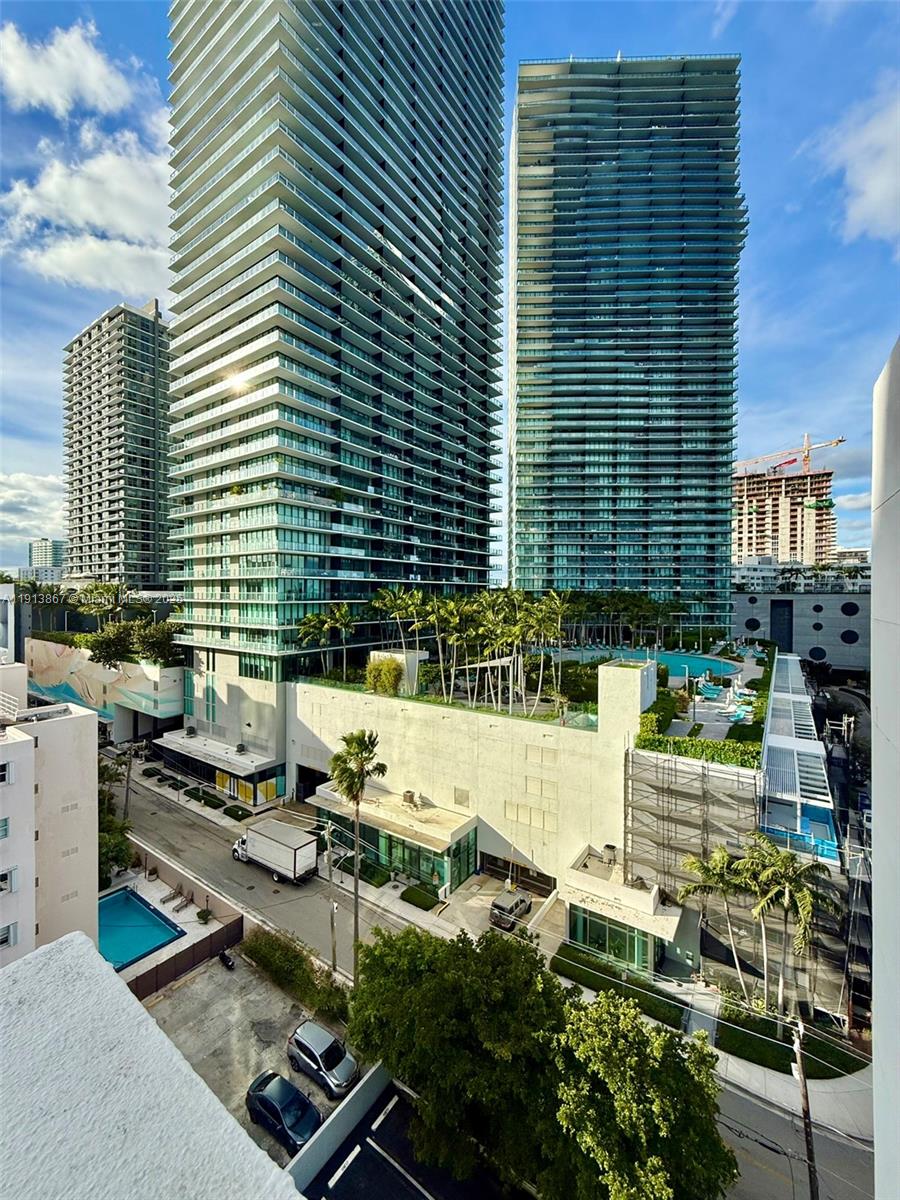 BAYVIEW TOWER CONDO - Residential Lease