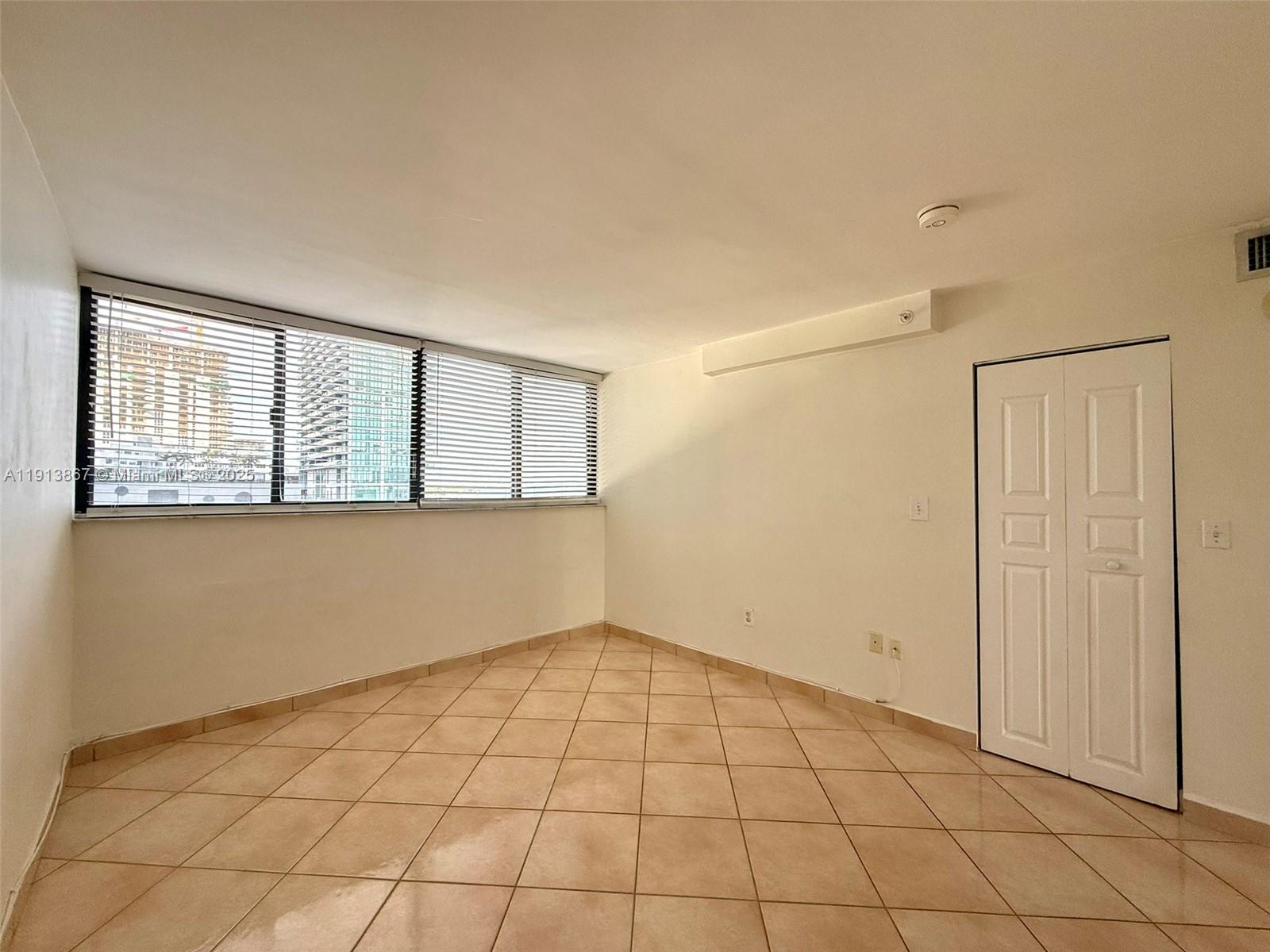 BAYVIEW TOWER CONDO - Residential Lease