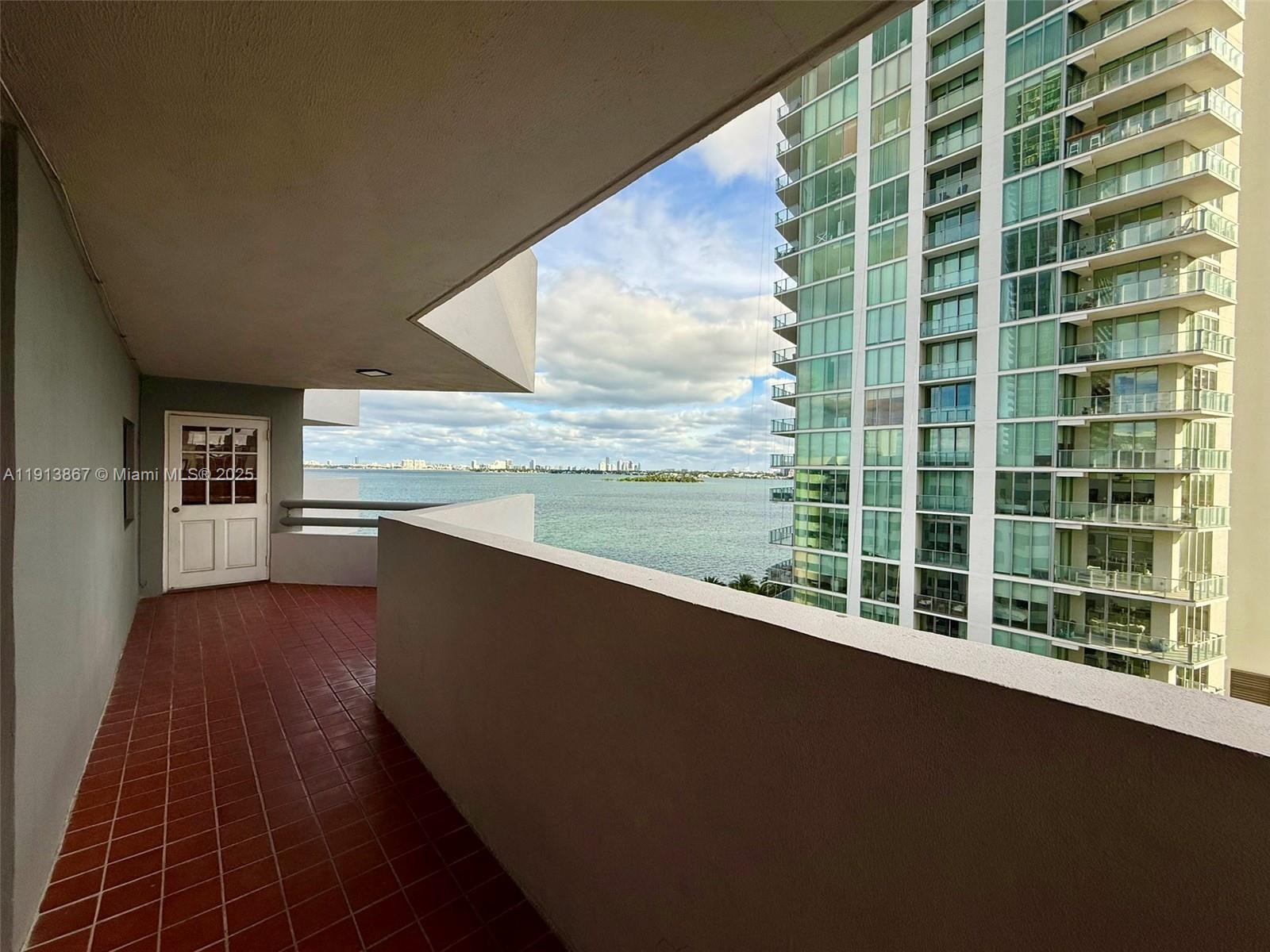 BAYVIEW TOWER CONDO - Residential Lease