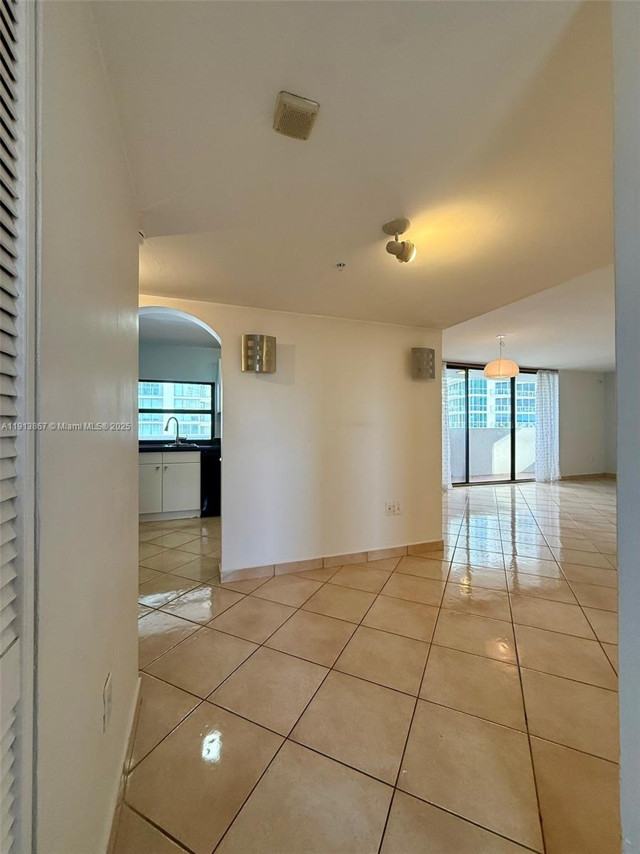 BAYVIEW TOWER CONDO - Residential Lease