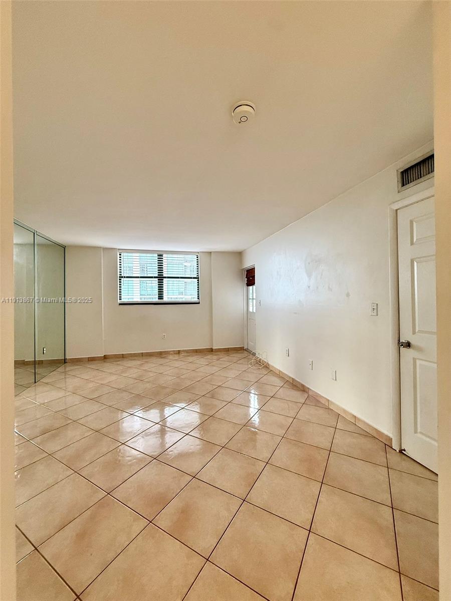BAYVIEW TOWER CONDO - Residential Lease